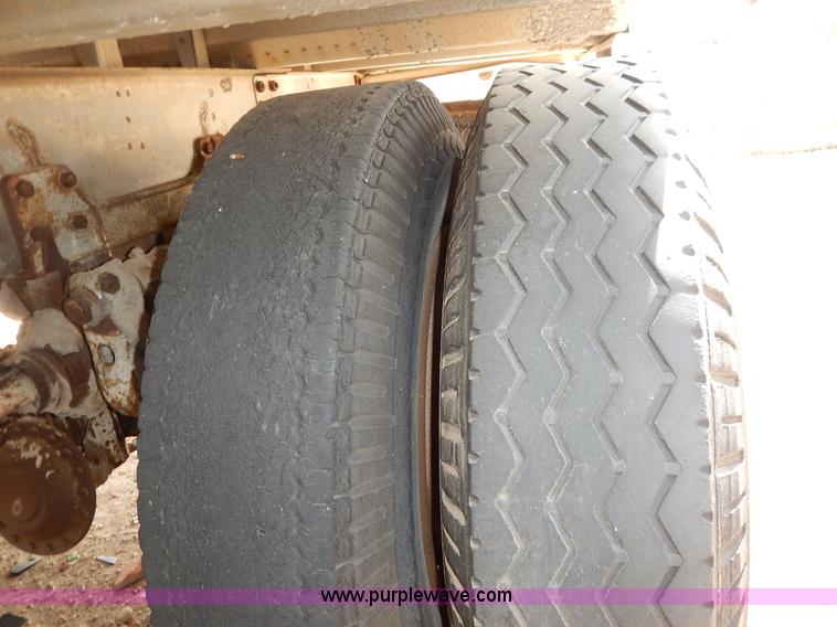 image for item I5005 1953 Fruehauf dry van trailer