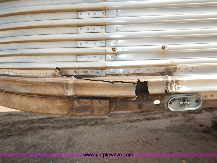 image for item I5005 1953 Fruehauf dry van trailer