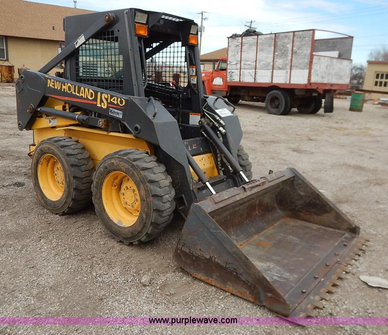 image for item I5006 2004 New Holland LS140 skid steer