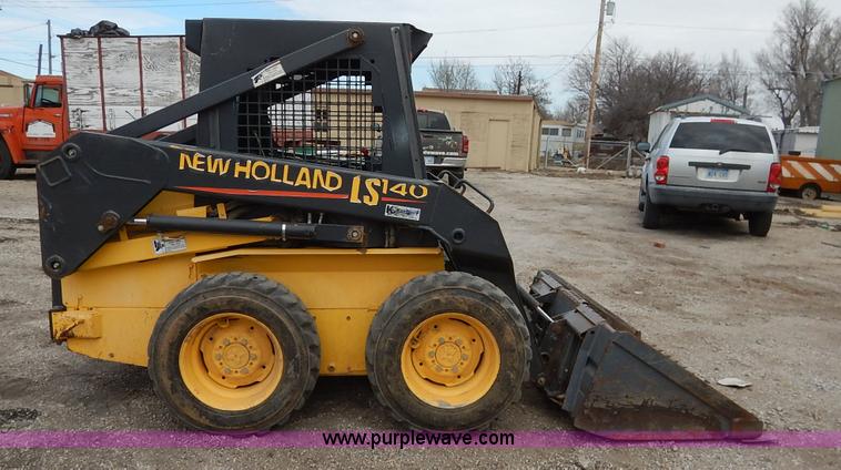 image for item I5006 2004 New Holland LS140 skid steer