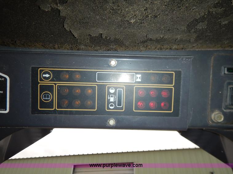 image for item I5006 2004 New Holland LS140 skid steer