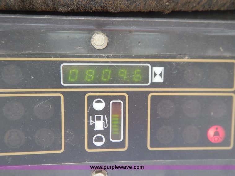 image for item I5006 2004 New Holland LS140 skid steer