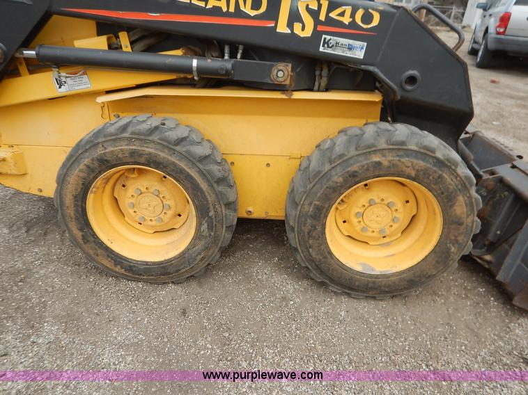 image for item I5006 2004 New Holland LS140 skid steer