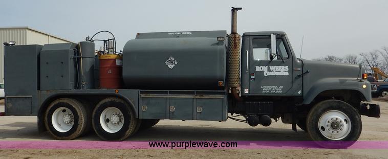image for item I5044 1988 International S2500 service truck