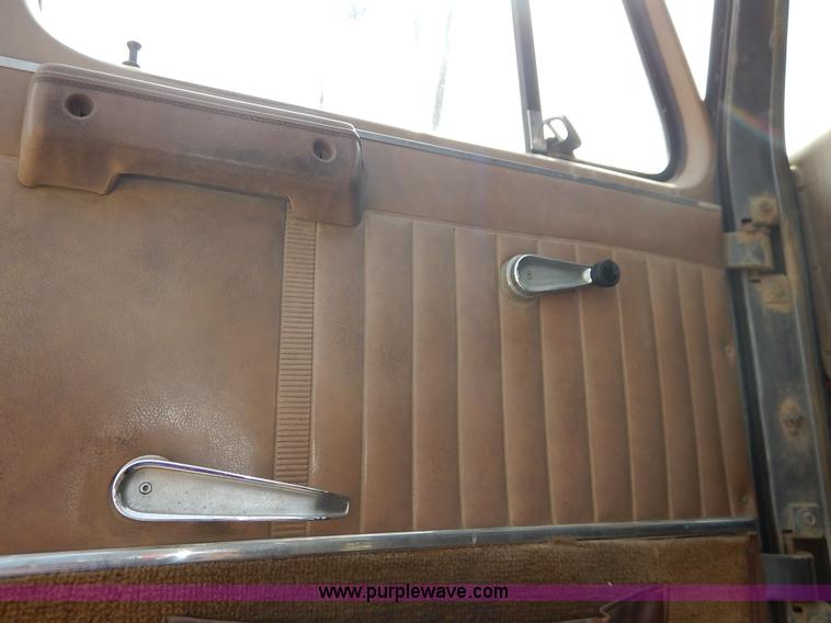 image for item I5044 1988 International S2500 service truck