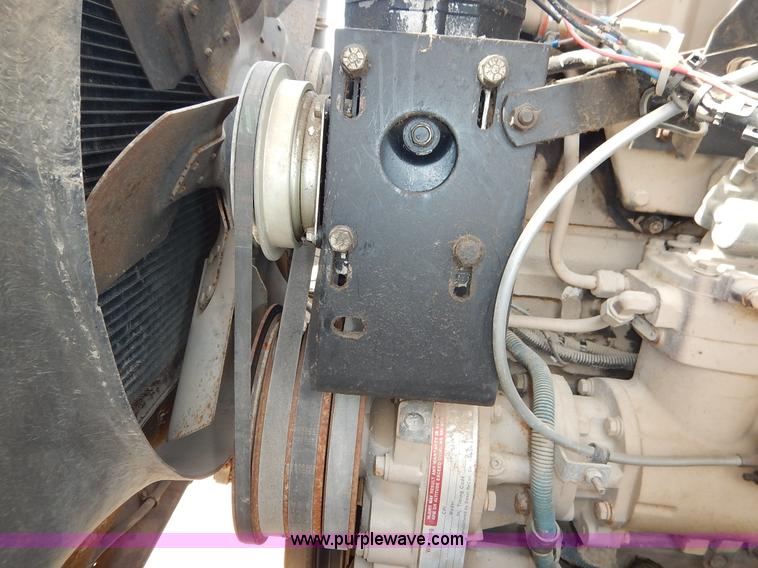 image for item I5044 1988 International S2500 service truck