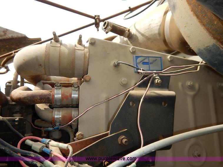 image for item I5044 1988 International S2500 service truck