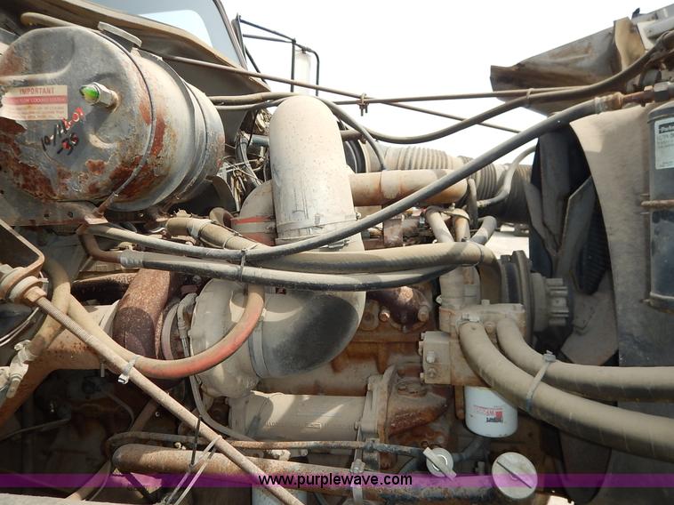 image for item I5044 1988 International S2500 service truck