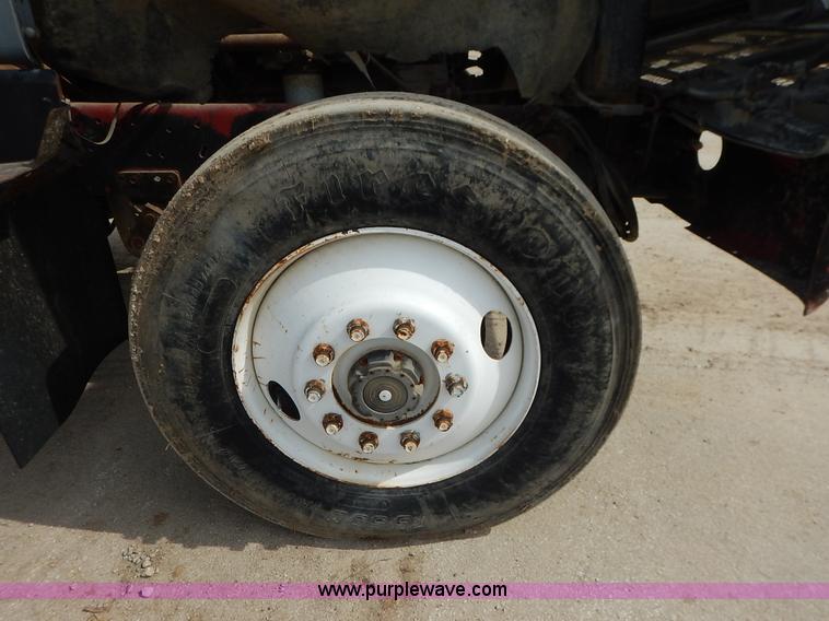 image for item I5044 1988 International S2500 service truck