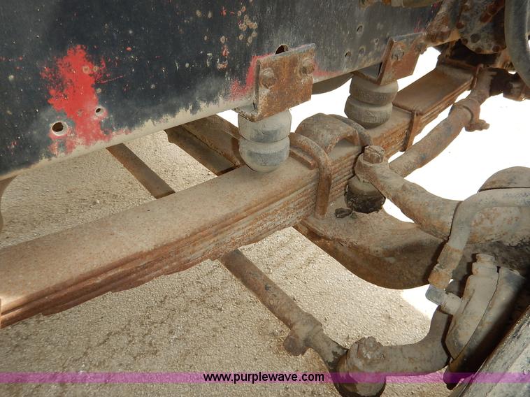 image for item I5044 1988 International S2500 service truck