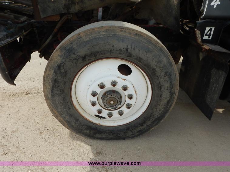 image for item I5044 1988 International S2500 service truck