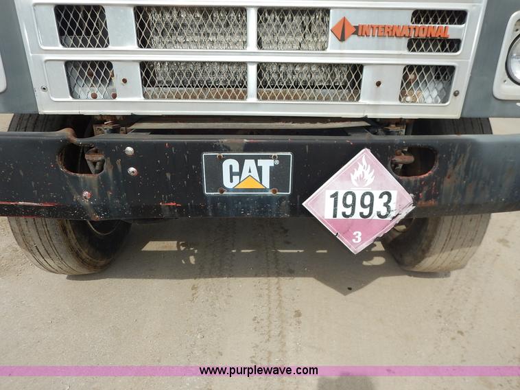 image for item I5044 1988 International S2500 service truck