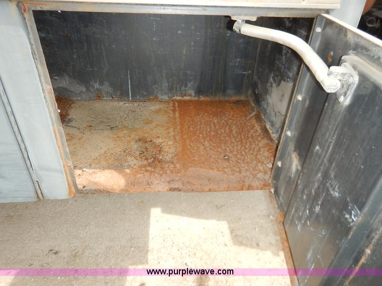 image for item I5044 1988 International S2500 service truck