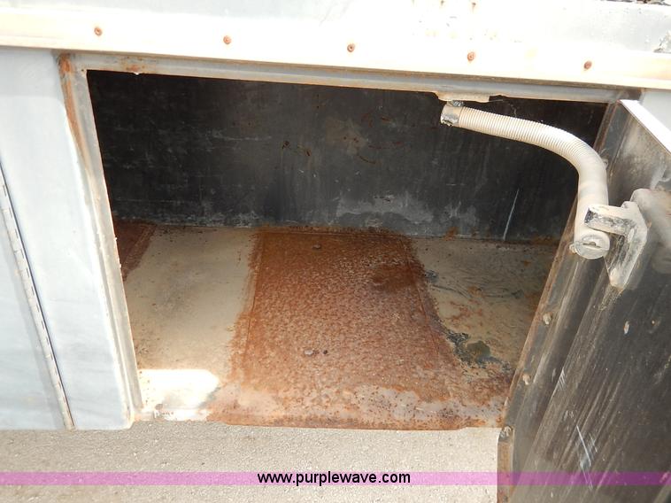 image for item I5044 1988 International S2500 service truck