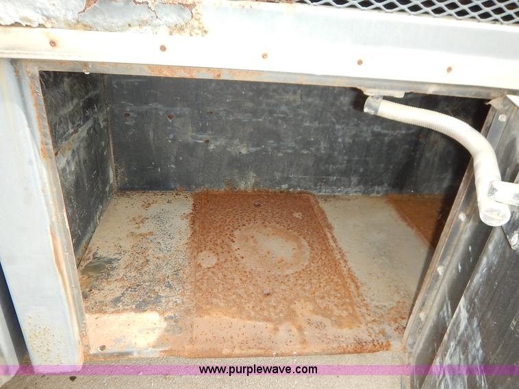 image for item I5044 1988 International S2500 service truck