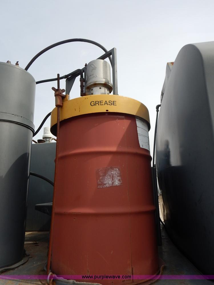 image for item I5044 1988 International S2500 service truck