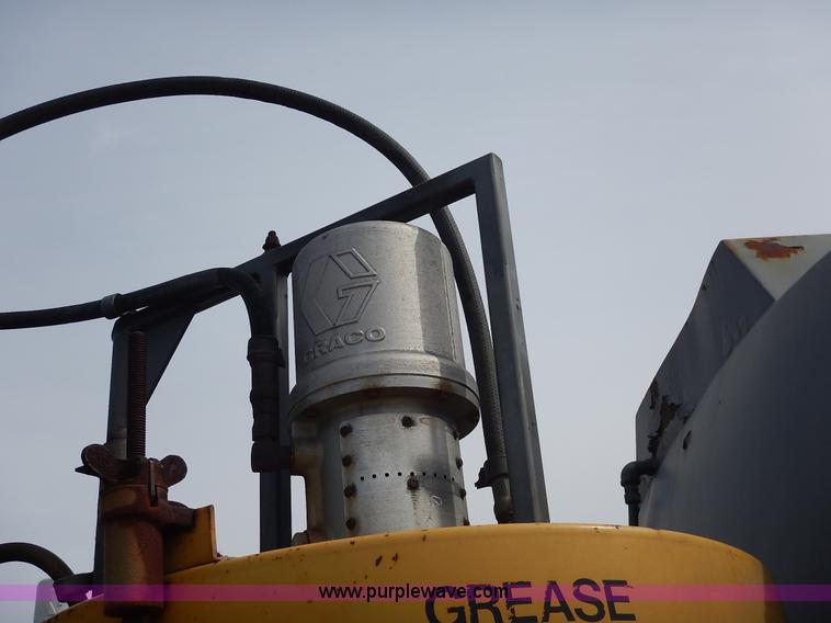 image for item I5044 1988 International S2500 service truck