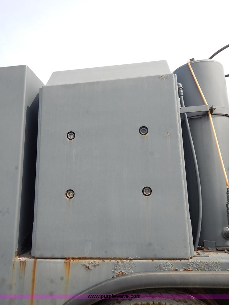 image for item I5044 1988 International S2500 service truck