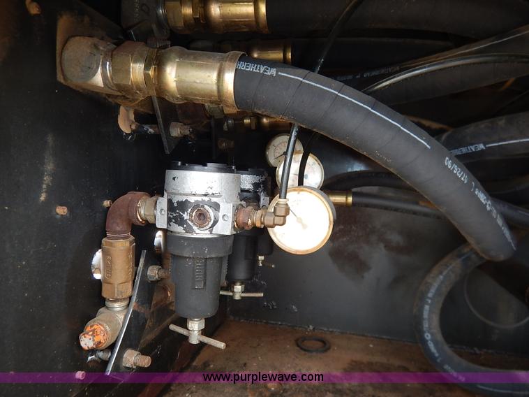 image for item I5044 1988 International S2500 service truck