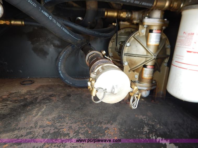 image for item I5044 1988 International S2500 service truck