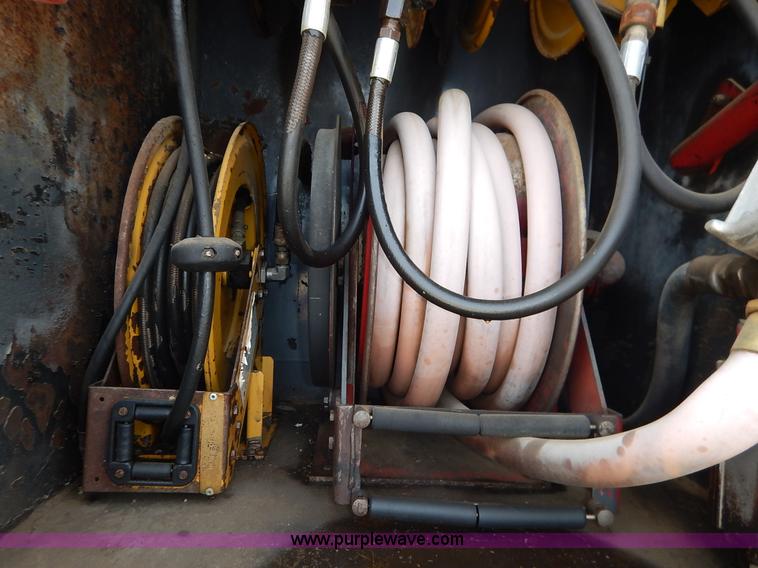 image for item I5044 1988 International S2500 service truck