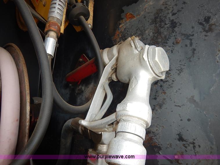 image for item I5044 1988 International S2500 service truck