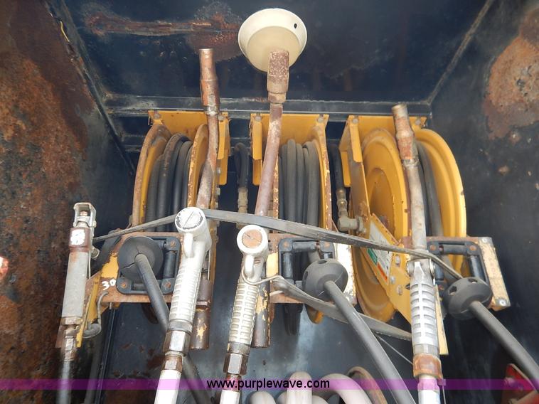 image for item I5044 1988 International S2500 service truck