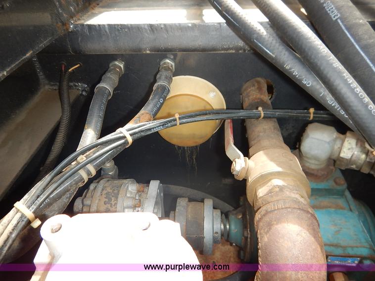 image for item I5044 1988 International S2500 service truck