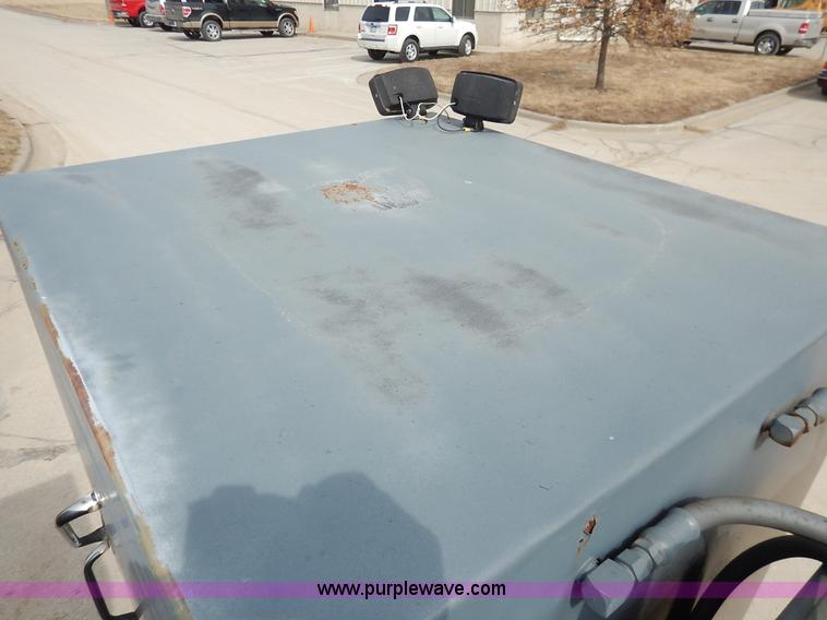 image for item I5044 1988 International S2500 service truck