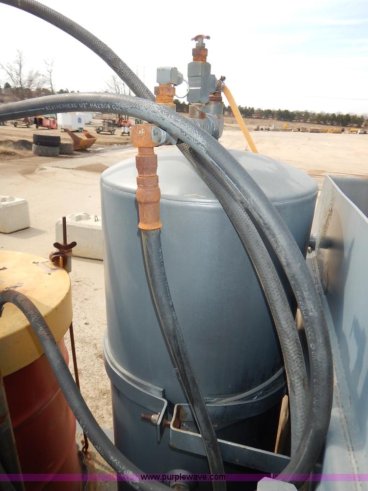 image for item I5044 1988 International S2500 service truck