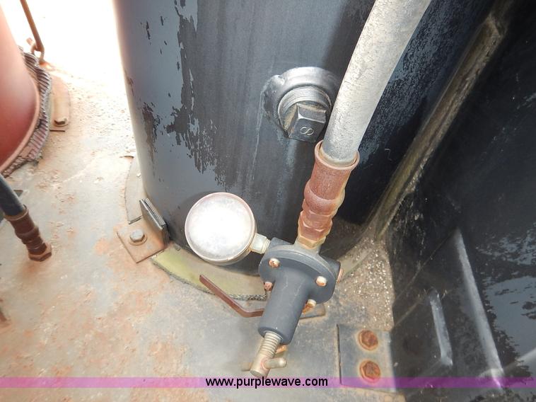 image for item I5044 1988 International S2500 service truck