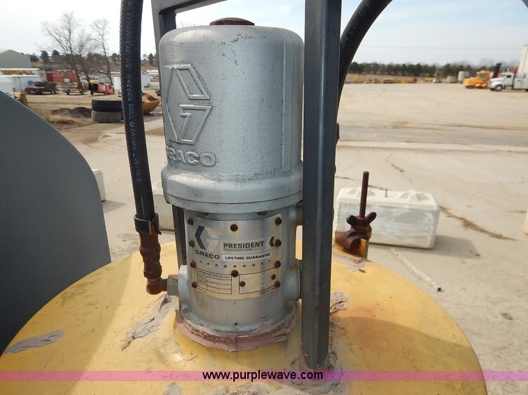 image for item I5044 1988 International S2500 service truck