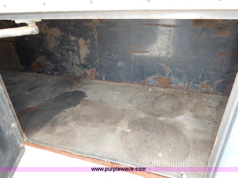 image for item I5044 1988 International S2500 service truck