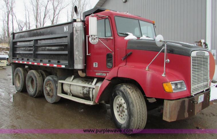 image for item I6552 1993 Freightliner FLD112 dump truck