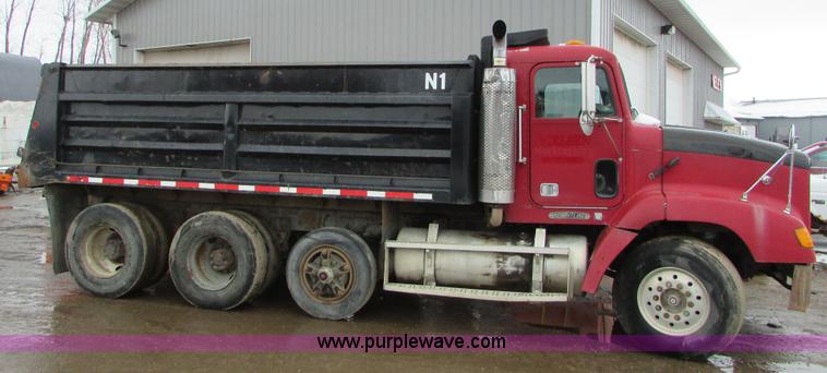 image for item I6552 1993 Freightliner FLD112 dump truck