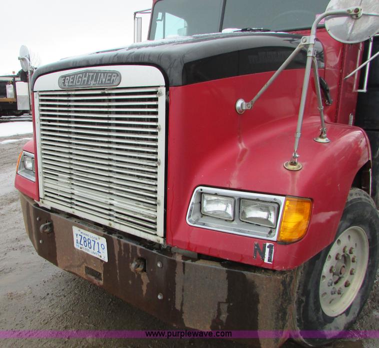 image for item I6552 1993 Freightliner FLD112 dump truck