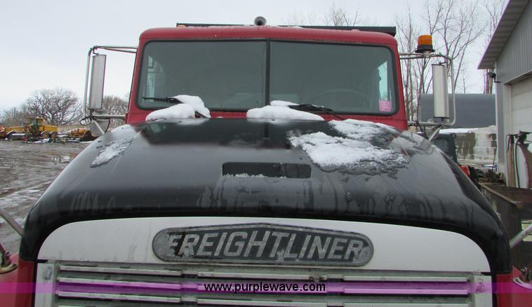 image for item I6552 1993 Freightliner FLD112 dump truck