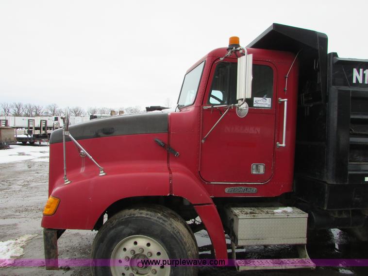 image for item I6552 1993 Freightliner FLD112 dump truck
