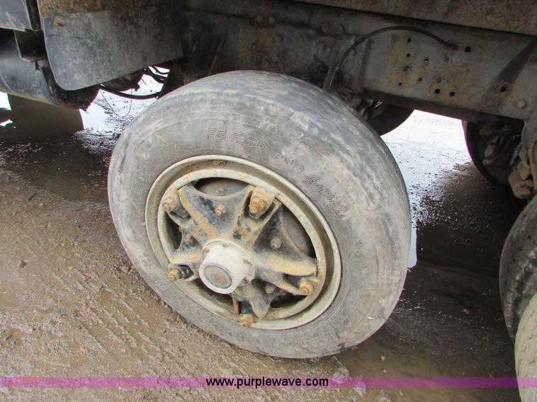 image for item I6552 1993 Freightliner FLD112 dump truck