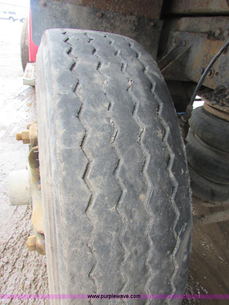 image for item I6552 1993 Freightliner FLD112 dump truck