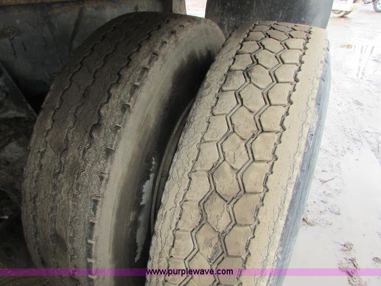 image for item I6552 1993 Freightliner FLD112 dump truck