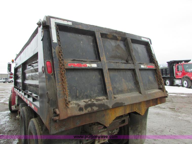 image for item I6552 1993 Freightliner FLD112 dump truck
