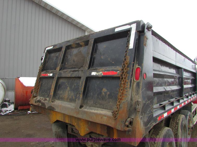 image for item I6552 1993 Freightliner FLD112 dump truck
