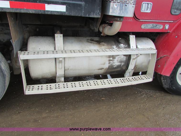 image for item I6552 1993 Freightliner FLD112 dump truck