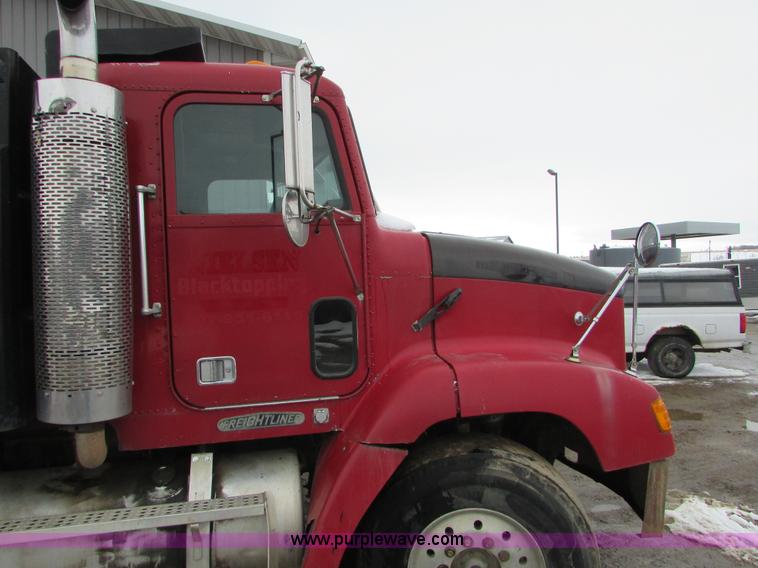 image for item I6552 1993 Freightliner FLD112 dump truck