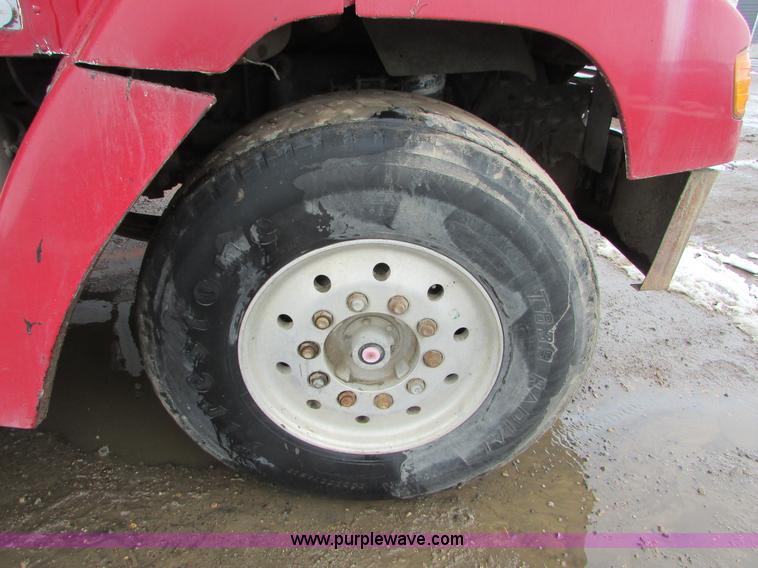 image for item I6552 1993 Freightliner FLD112 dump truck