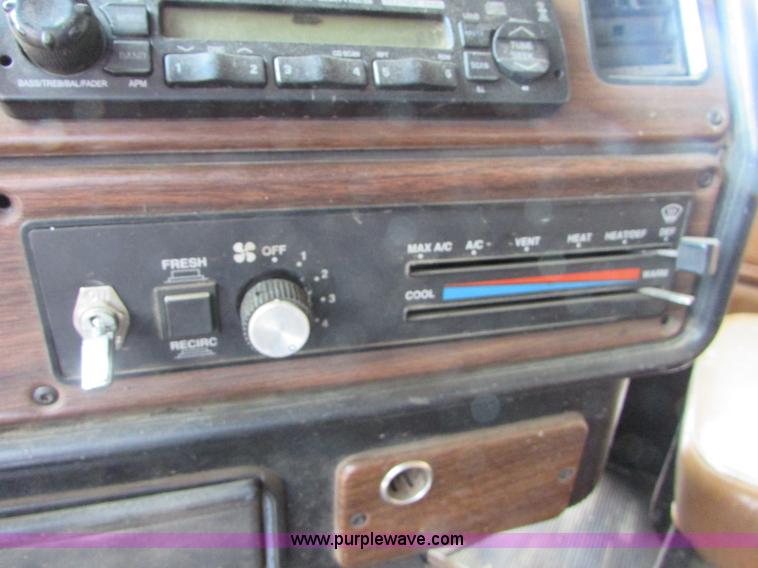 image for item I6552 1993 Freightliner FLD112 dump truck