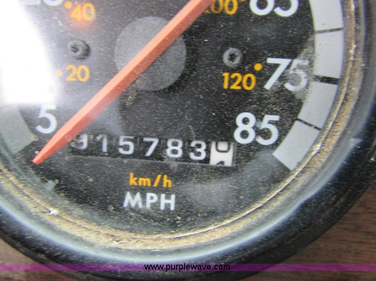 image for item I6552 1993 Freightliner FLD112 dump truck