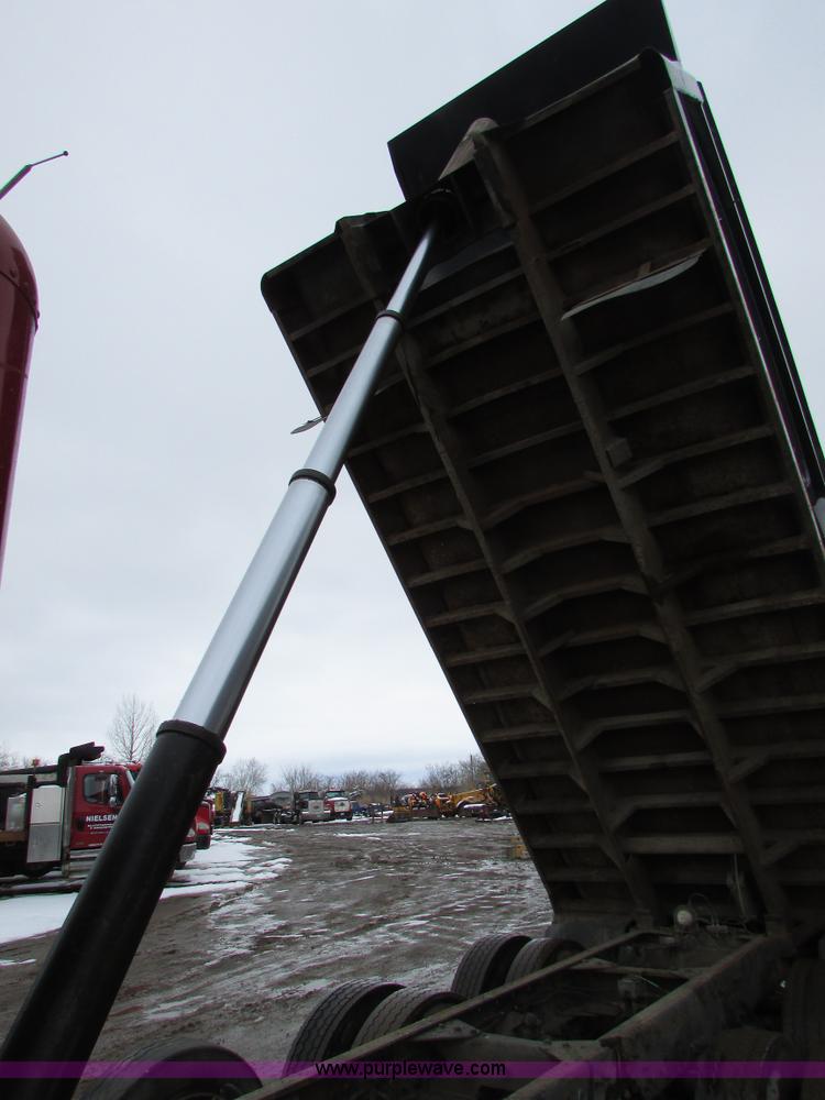 image for item I6552 1993 Freightliner FLD112 dump truck