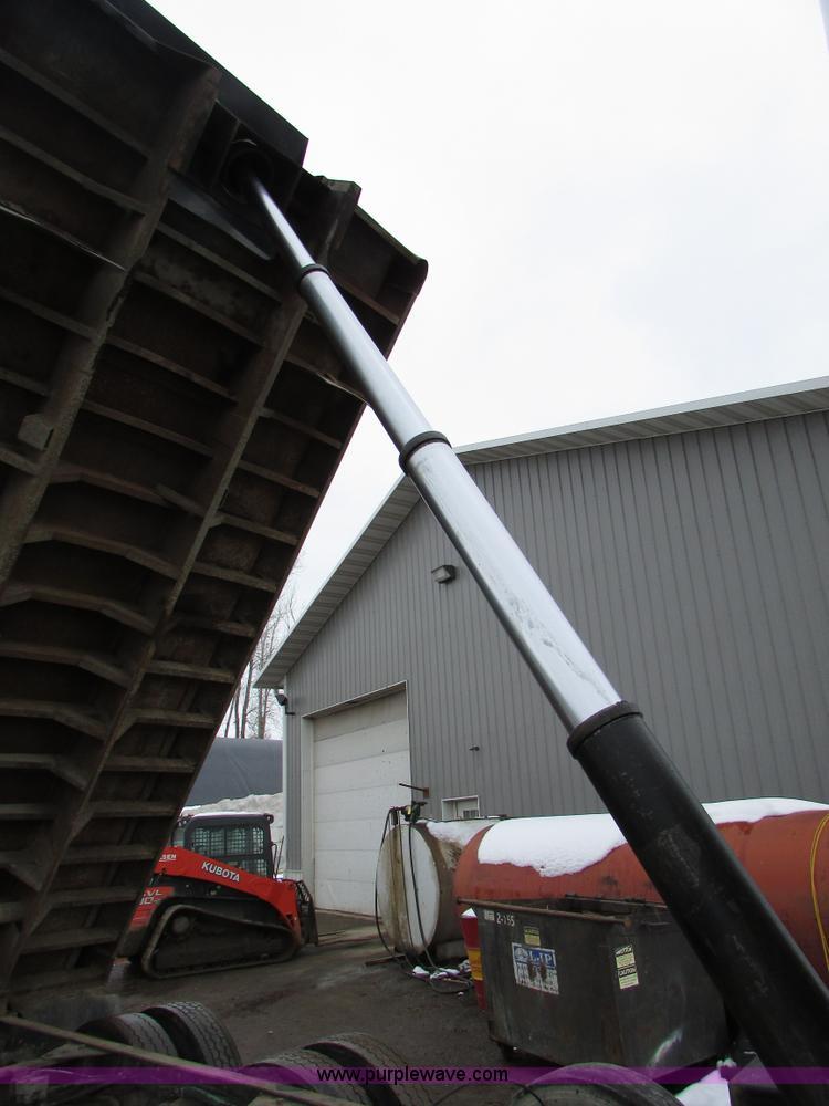 image for item I6552 1993 Freightliner FLD112 dump truck